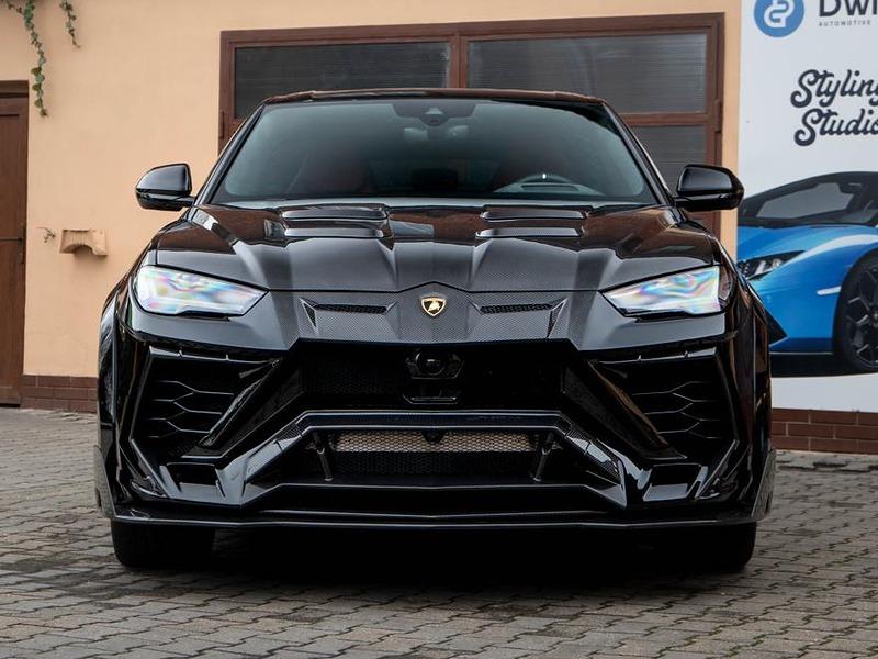 Wide body kit for Lamborghini Urus